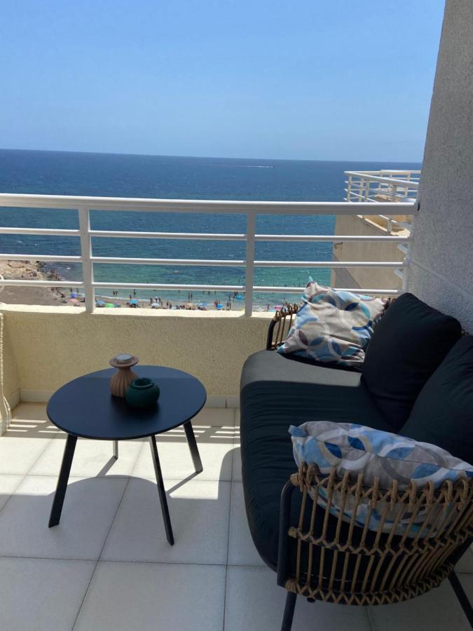Relaxing Modern Beachfront Apartment - Amazing Sea View 칼페 외부 사진